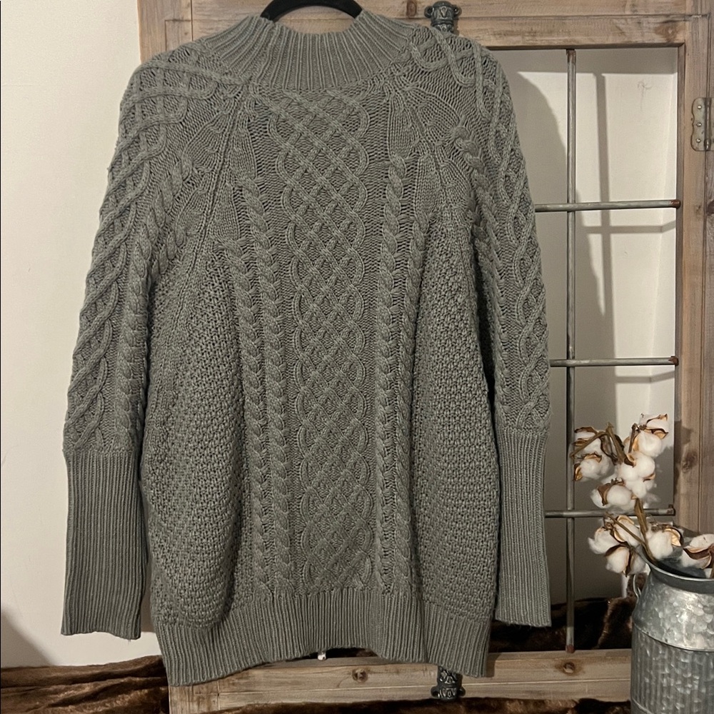 Grey Cable-Knit Sweater - Picture 6 of 6